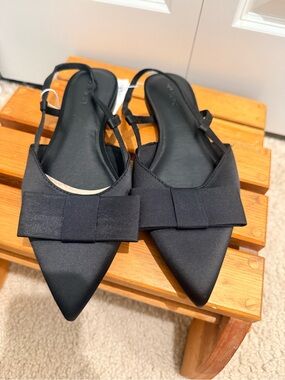 NWT Pointed Black Slingback Flats with Bow Accent sz 8
